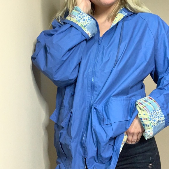 misty harbor Jackets & Blazers - VTG Misty Harbor blue calico lined raincoat